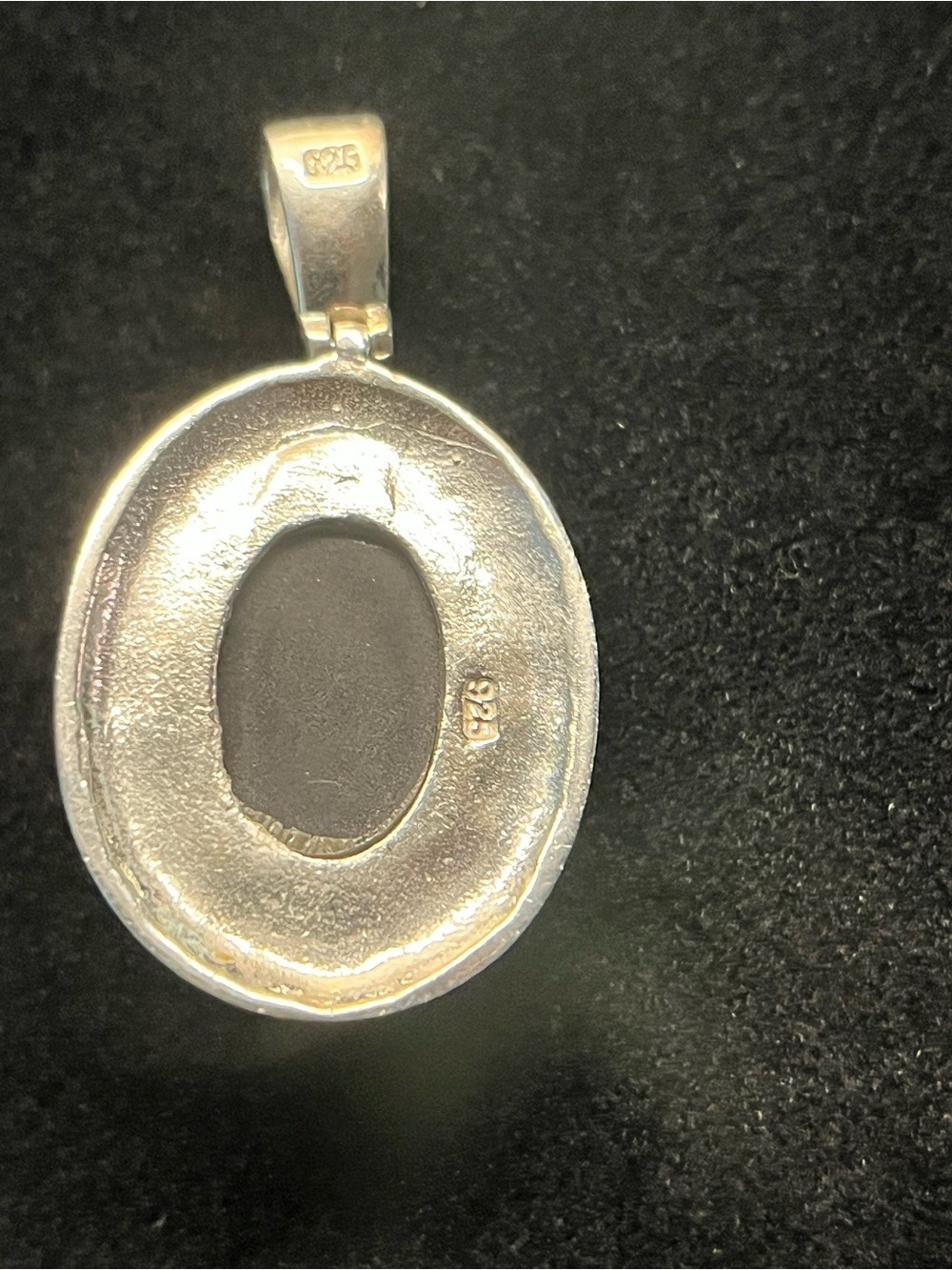 Sterling Silver Hand Hammered Onyx Pendant - Picture 3 of 4